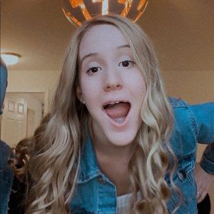 Meet your Posher, Elyse